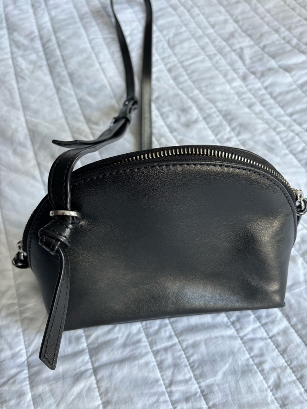 Banana Republic leather bag. - Picture 9 of 12